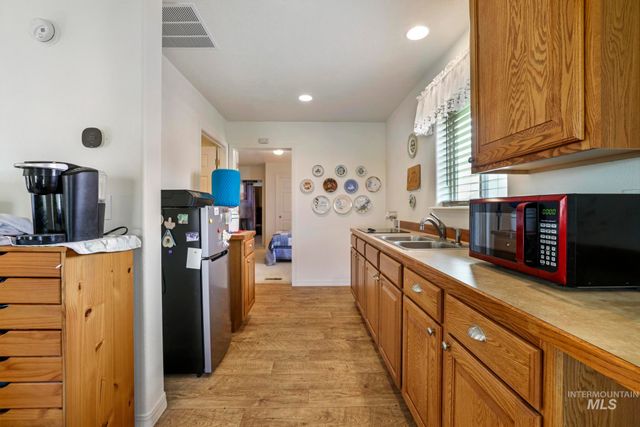 916 17th Ave E, Jerome, ID 83338