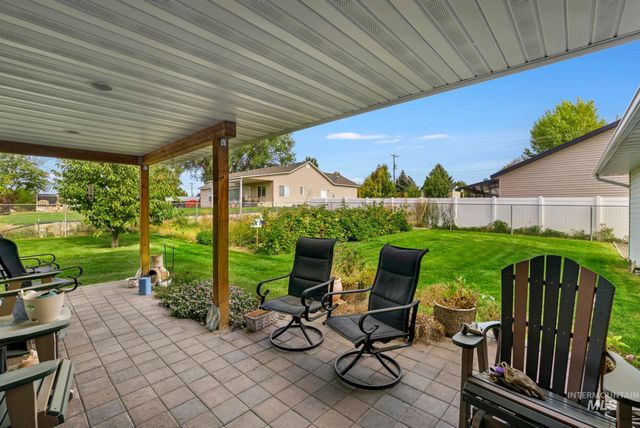 916 17th Ave E, Jerome, ID 83338