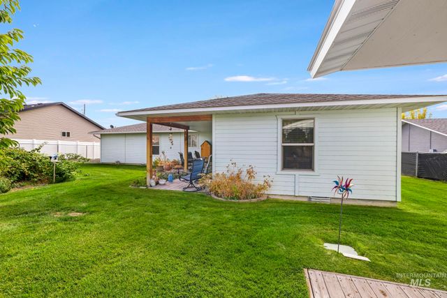 916 17th Ave E, Jerome, ID 83338