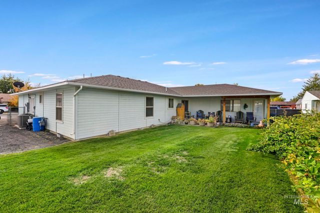 916 17th Ave E, Jerome, ID 83338