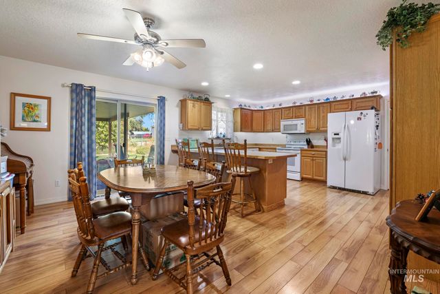 916 17th Ave E, Jerome, ID 83338