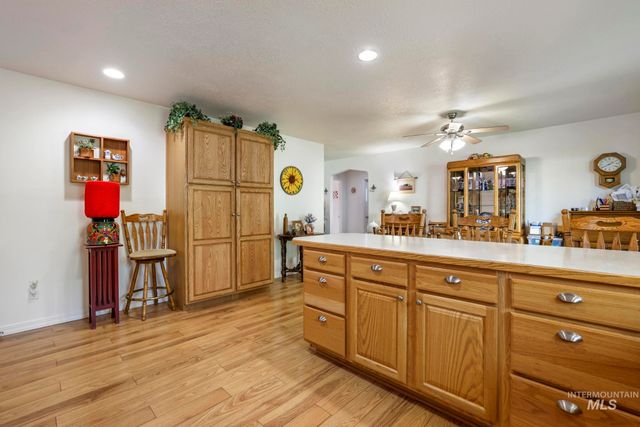 916 17th Ave E, Jerome, ID 83338