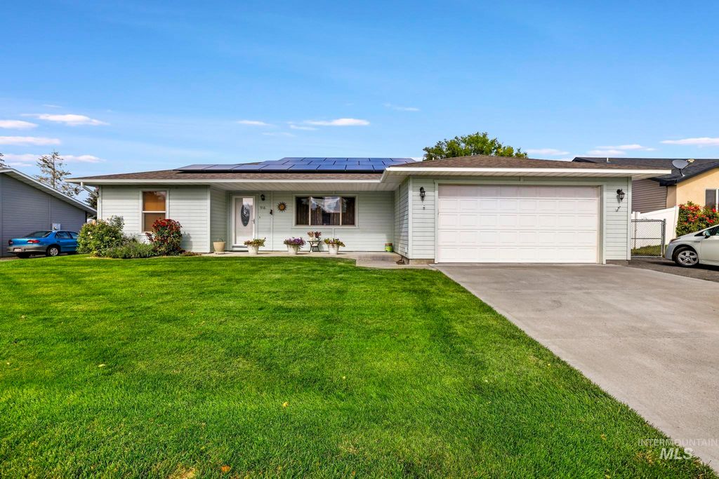 916 17th Ave E, Jerome, ID 83338