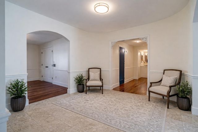 2255 Bordeaux Walk B1, Highland, IN 46322