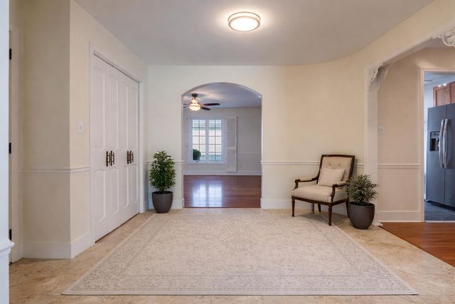 2255 Bordeaux Walk B1, Highland, IN 46322