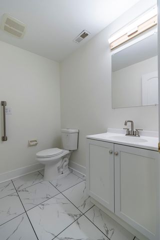 2255 Bordeaux Walk B1, Highland, IN 46322