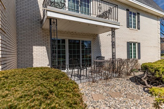 2255 Bordeaux Walk B1, Highland, IN 46322