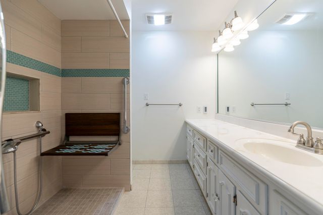 2255 Bordeaux Walk B1, Highland, IN 46322