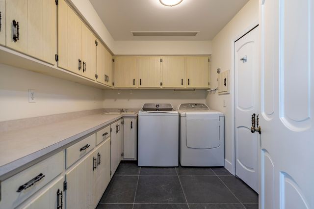 2255 Bordeaux Walk B1, Highland, IN 46322