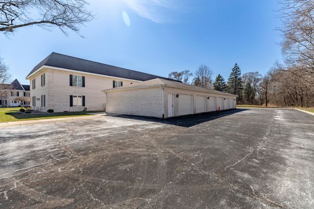 2255 Bordeaux Walk B1, Highland, IN 46322