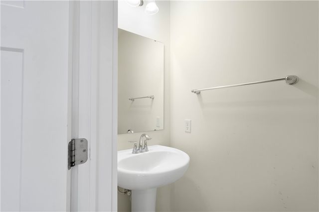 111 Foxhound Dr, Jefferson Hills, PA 15236