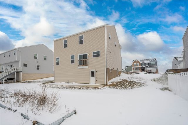 111 Foxhound Dr, Jefferson Hills, PA 15236