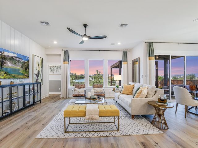 201 Retha DR, Dripping Springs, TX 78620