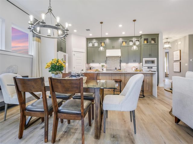 201 Retha DR, Dripping Springs, TX 78620