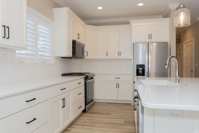 7186 Ironwood Circle, Newburgh, IN 47630