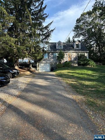 70 Suters Lane, Wayne, NJ 07470