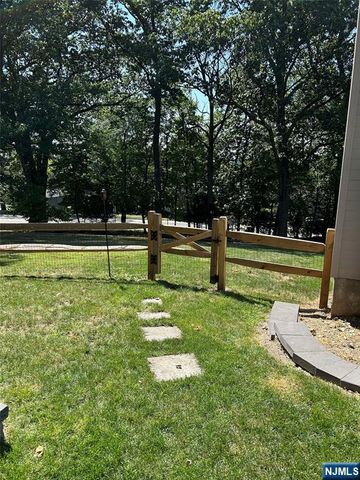 70 Suters Lane, Wayne, NJ 07470