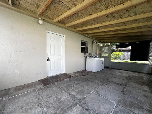 3874 N 7th Ave Avenue N 3878, Palm Springs, FL 33461