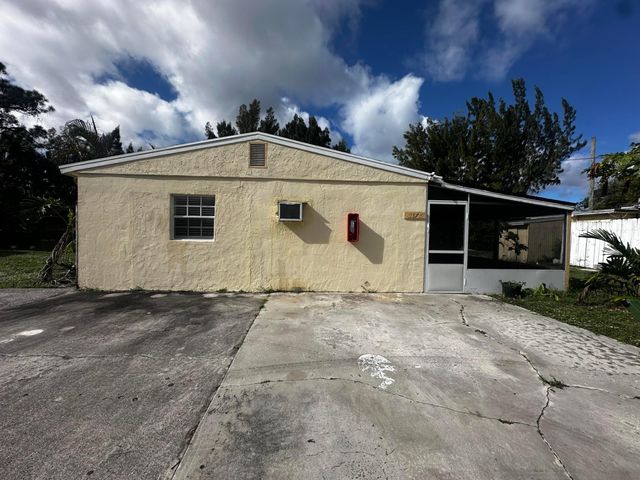 3874 N 7th Ave Avenue N 3878, Palm Springs, FL 33461