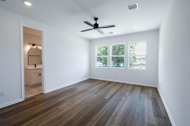 7938 Kenton Street, Houston, TX 77028