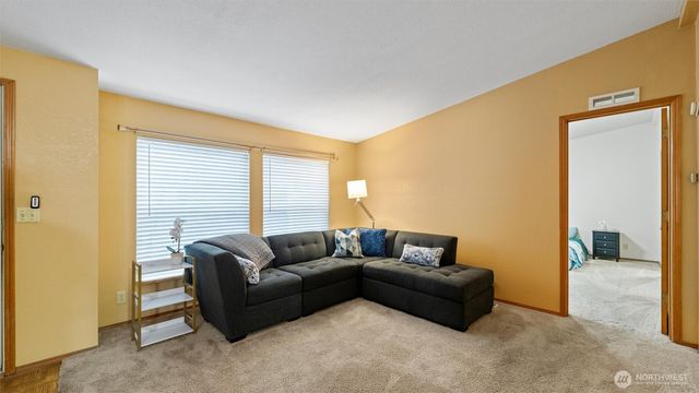 1496 Osprey Lane, College Place, WA 99324