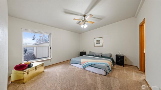 1496 Osprey Lane, College Place, WA 99324