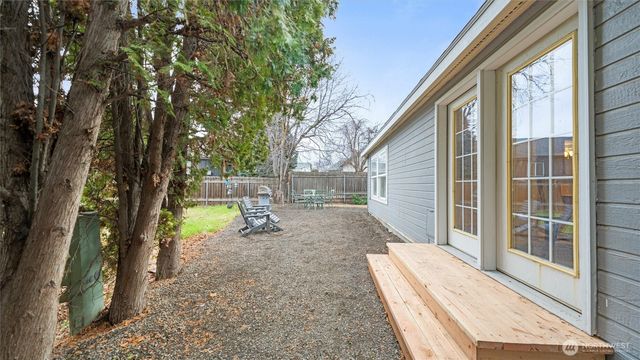 1496 Osprey Lane, College Place, WA 99324