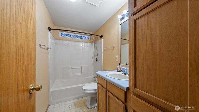 1496 Osprey Lane, College Place, WA 99324