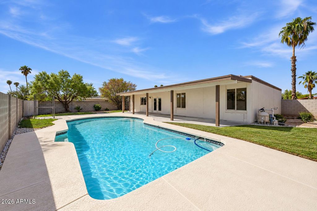 3801 W MERCER Lane, Phoenix, AZ 85029 — photo 2