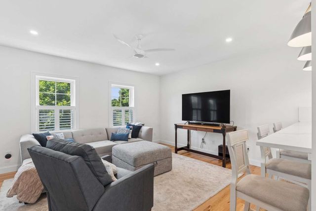 55 Ocean Rd Unit 3, Portsmouth, NH 03801
