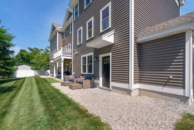 55 Ocean Rd Unit 3, Portsmouth, NH 03801
