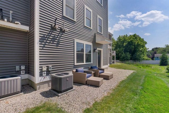 55 Ocean Rd Unit 3, Portsmouth, NH 03801