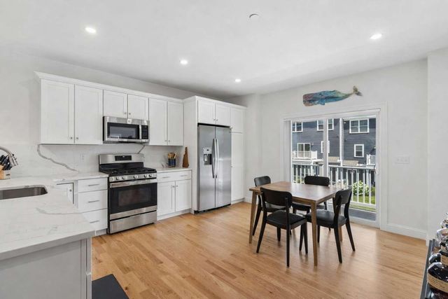 55 Ocean Rd Unit 3, Portsmouth, NH 03801