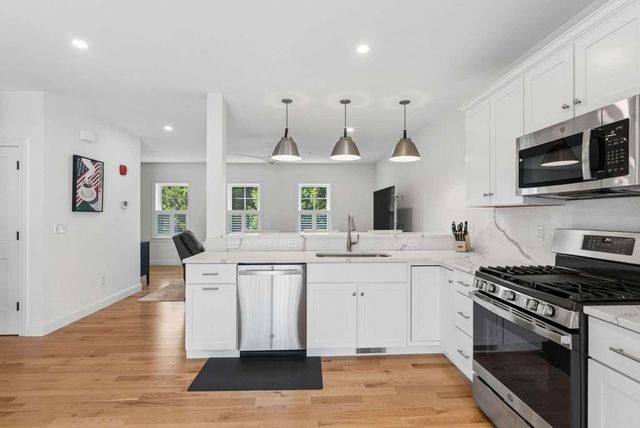 55 Ocean Rd Unit 3, Portsmouth, NH 03801