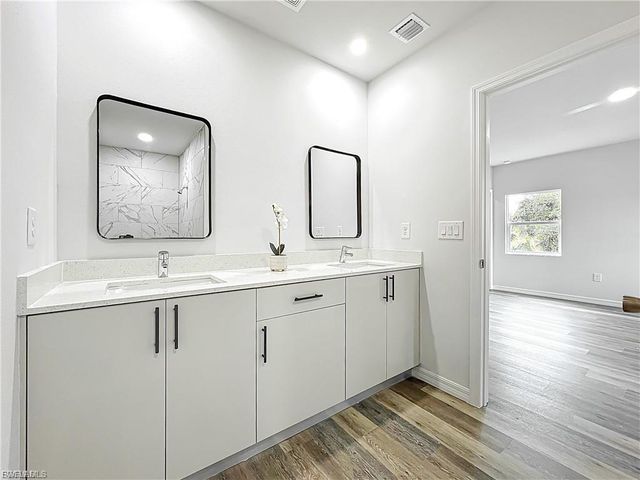 912 Anthony ST E, Lehigh Acres, FL 33974