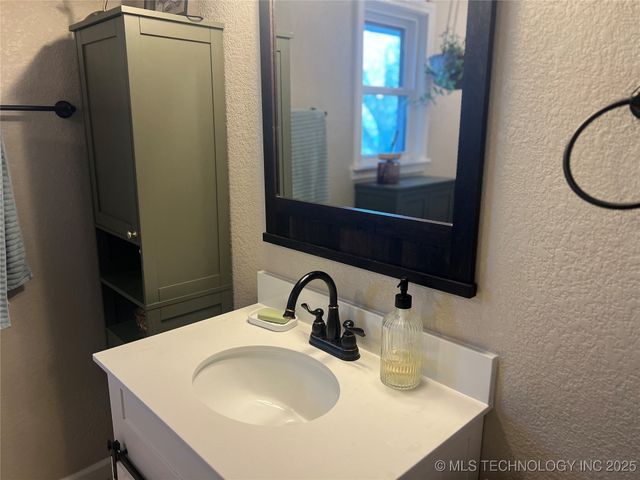 3250 Bristow Point Road, Mcalester, OK 74501