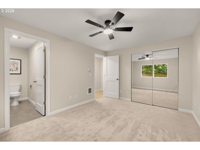 8332 Sw DAVIES Ct, Portland, OR 97223