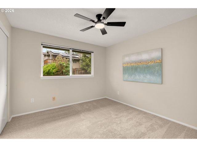 8332 Sw DAVIES Ct, Portland, OR 97223