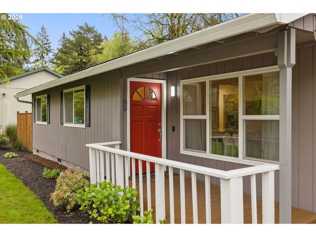 8332 Sw DAVIES Ct, Portland, OR 97223