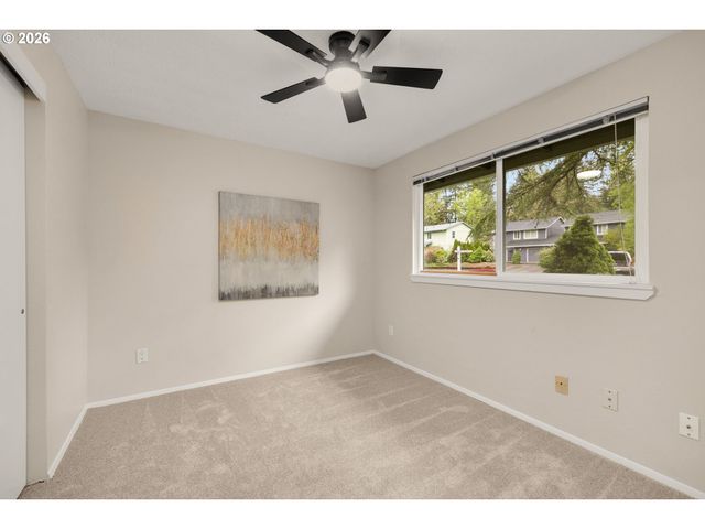 8332 Sw DAVIES Ct, Portland, OR 97223