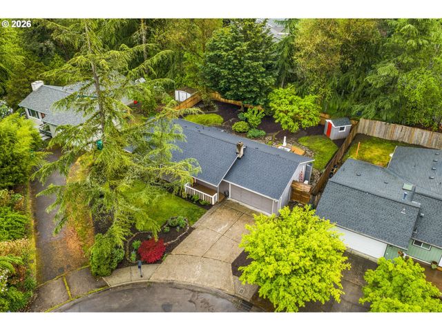 8332 Sw DAVIES Ct, Portland, OR 97223