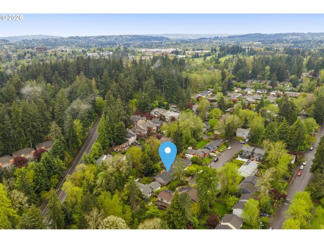 8332 Sw DAVIES Ct, Portland, OR 97223