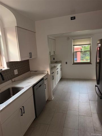 3914 Balfour Road, Detroit, MI 48224