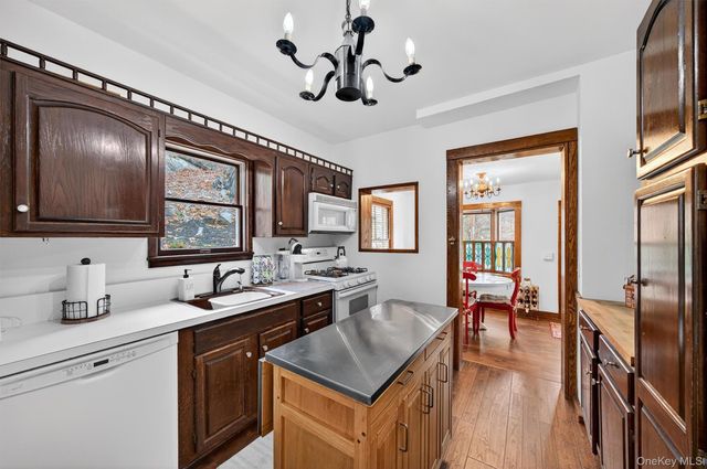 23 Stone Ridge Road, Tuxedo Park, NY 10987