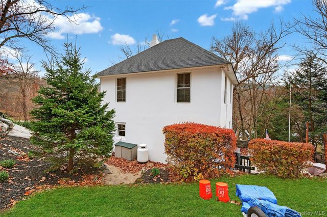 23 Stone Ridge Road, Tuxedo Park, NY 10987