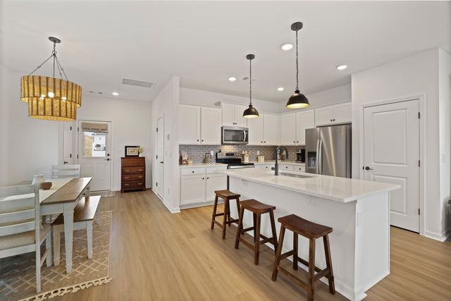 213 Oasis Dr, La Vergne, TN 37086