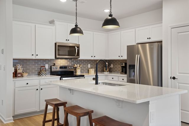 213 Oasis Dr, La Vergne, TN 37086