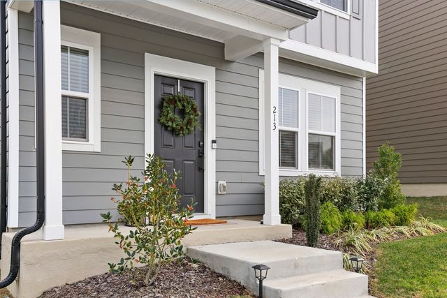 213 Oasis Dr, La Vergne, TN 37086