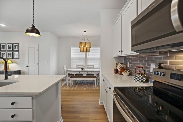 213 Oasis Dr, La Vergne, TN 37086