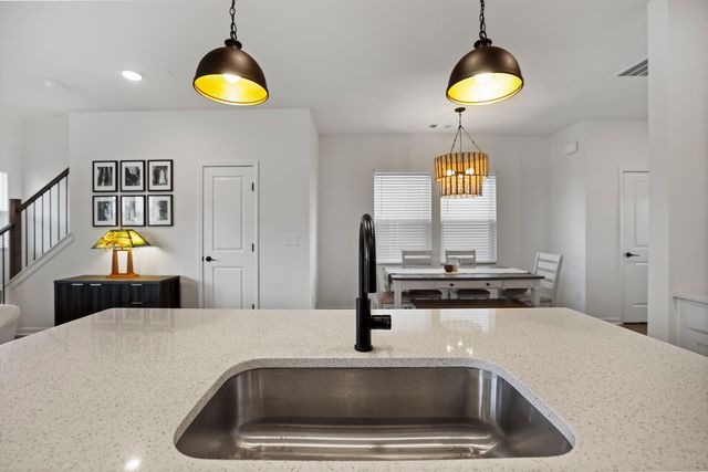 213 Oasis Dr, La Vergne, TN 37086